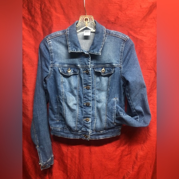Adorable Vero Moda women’s jean jacket - Picture 6 of 6